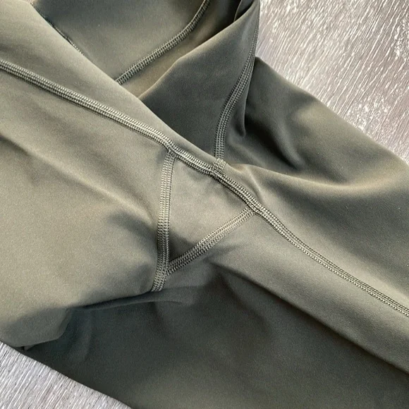 Lululemon Athletica - Picture 11 of 11